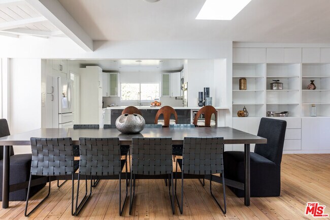 Foto del edificio - 1115 Cory Ave
