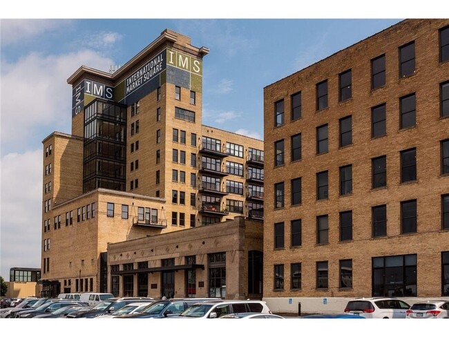 Building Photo - 290 Market St