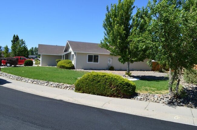 Building Photo - 1409 Bumblebee Dr