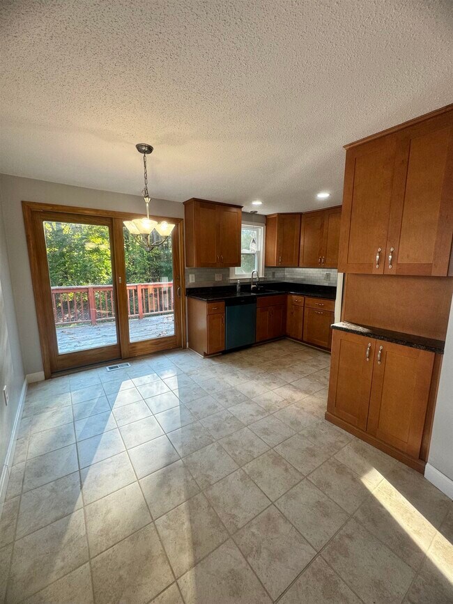 Building Photo - 26 Juniper Rd