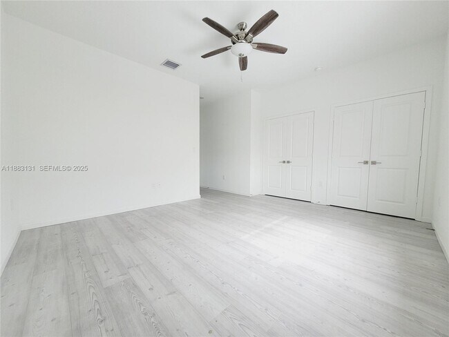 Foto del edificio - 541 NE 4th Ln