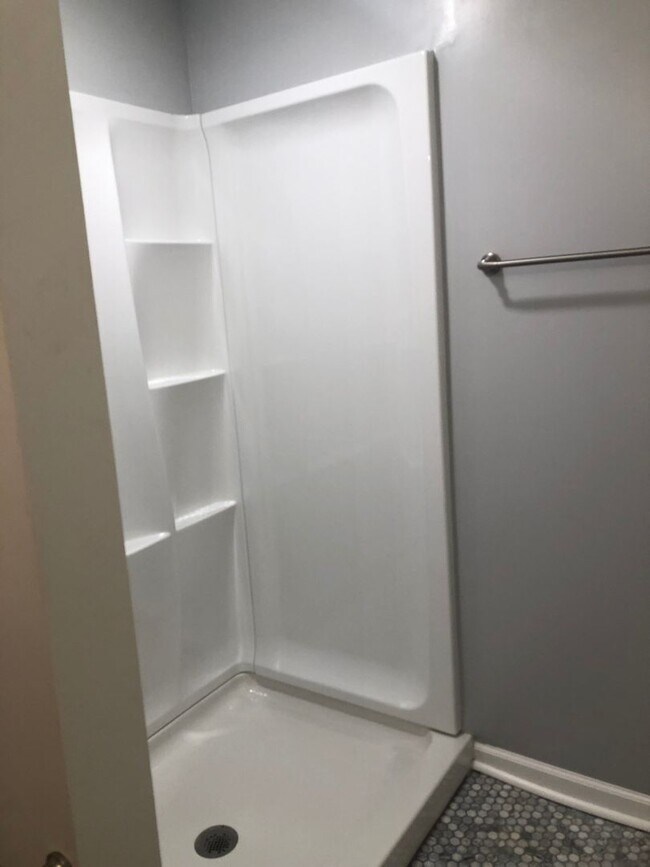 Foto del edificio - Charming, Cute, & Convenient 6 Bd/2 Bth in...