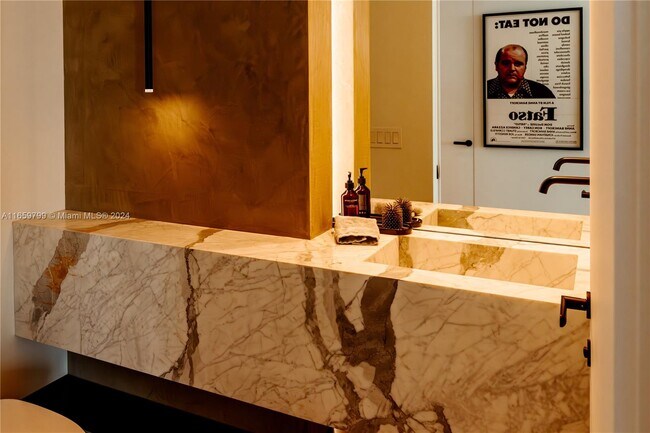 Foto del edificio - 788 NE 23rd St