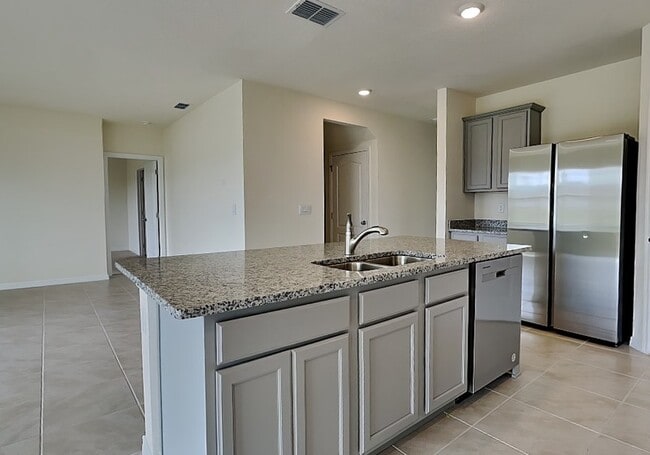 Foto del edificio - 5246 Mahogany Dr