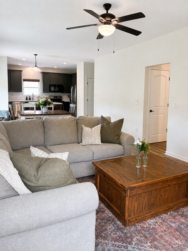 Building Photo - 512 Devon Croft