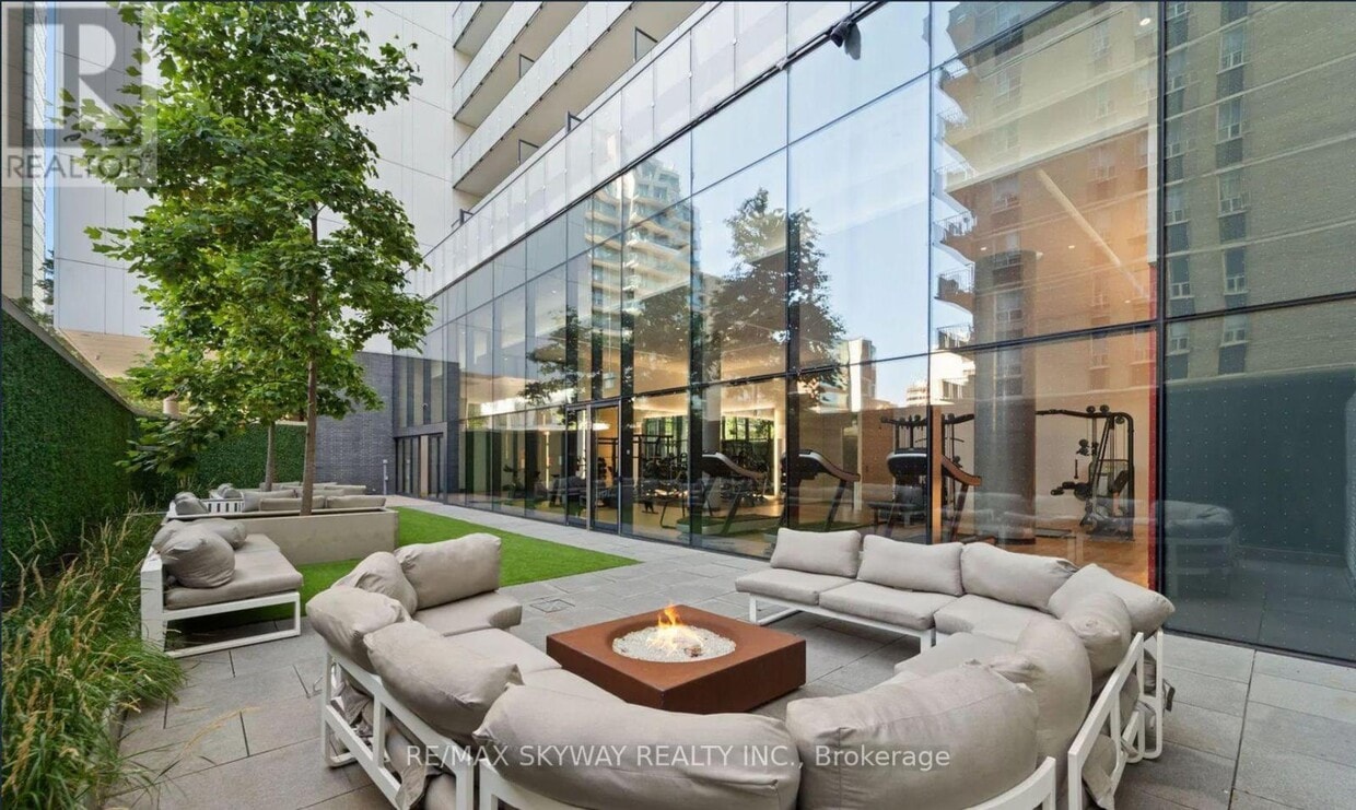 Photo principale - 185 Roehampton Ave