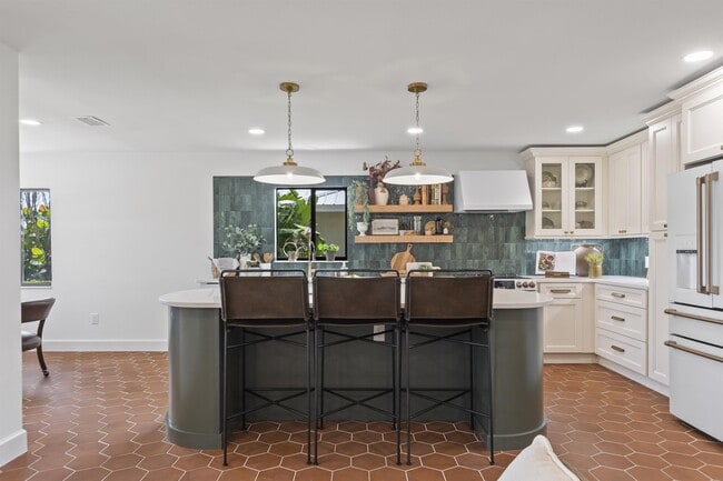 Building Photo - 24 Comanche Ct