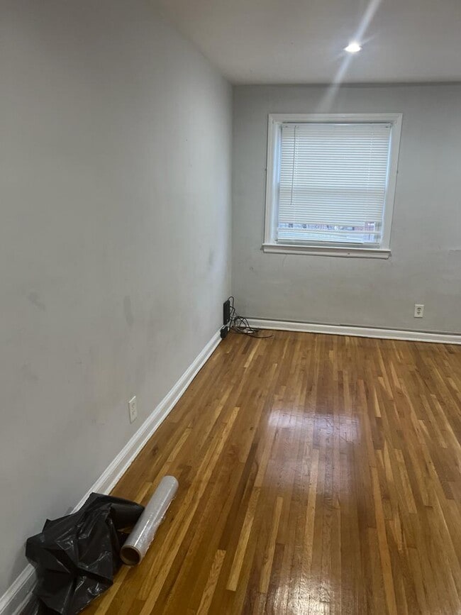 Building Photo - 718-724-724 Ogden St