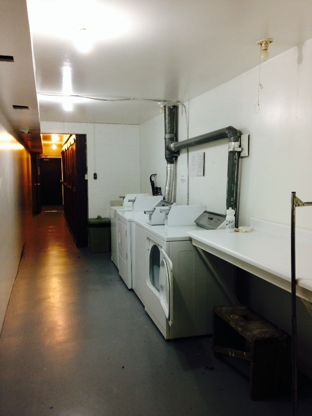 Building Photo - 204 Hook St