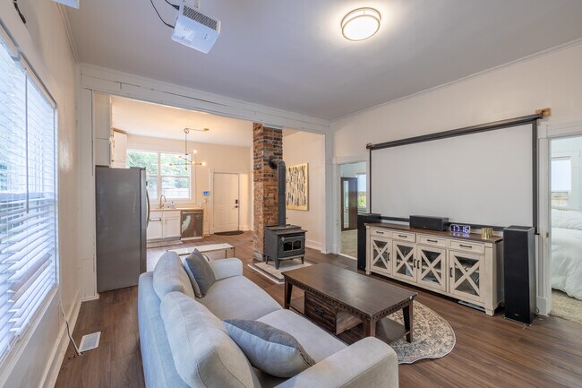 Foto del edificio - 2205 Pleasant St