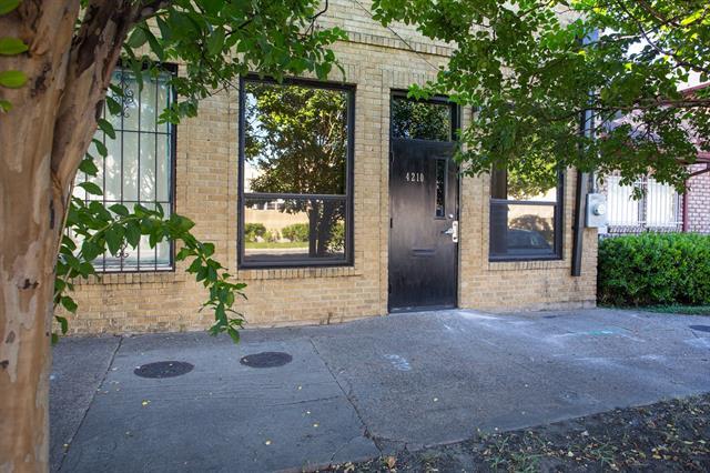 Foto principal - 4210 Main St