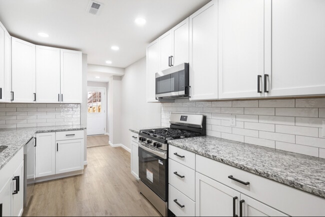 Building Photo - 3611 Chestnut Ave