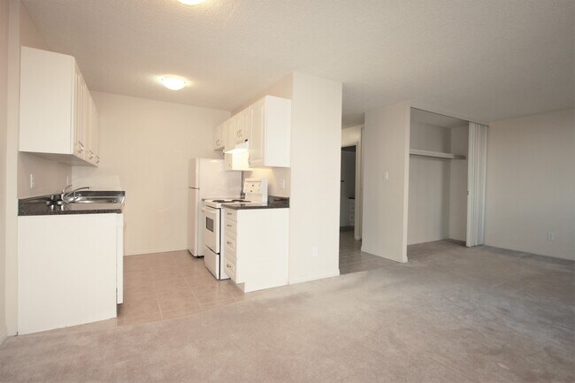 Building Photo - Mountbatten