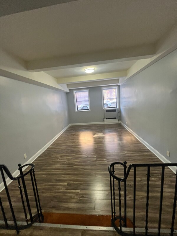 Building Photo - 7 Chestnut St