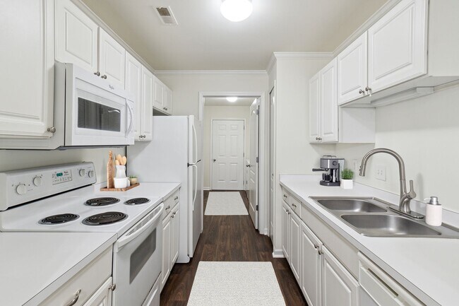 2 habitaciones A - 2 habitaciones / 2 baños - 1,253 pies cuadrados - Westbury Apartments