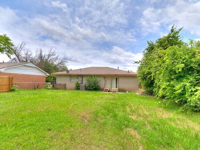 Foto del edificio - 213 NW 82nd St