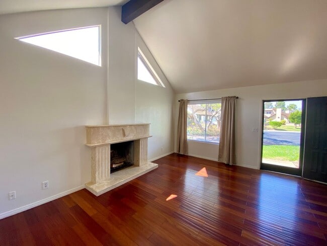 Building Photo - Cozy and spacious two-bedroom condo townho...