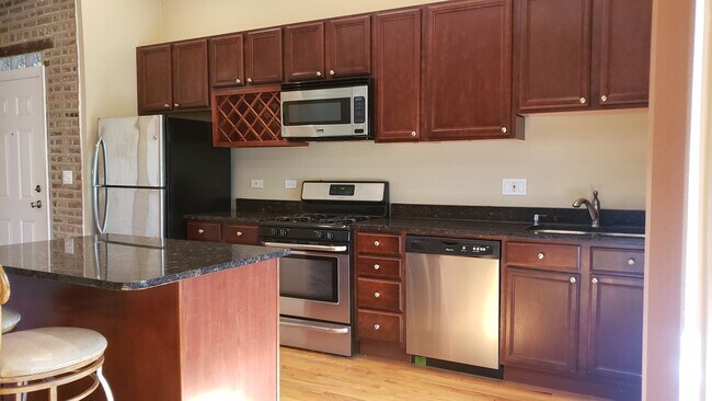 Foto del edificio - 4847 S Vincennes Ave