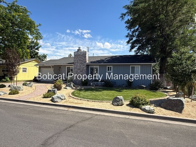 Building Photo - 1121 Spruce St