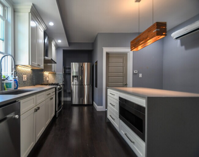 Open Kitchen - 135 76th St