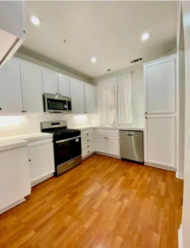 Foto del edificio - 401 N Cotswolds Ln