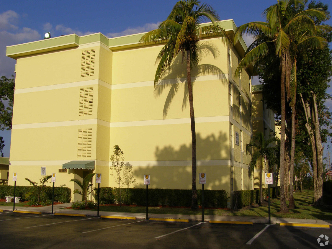 Building Photo - Cambridge House