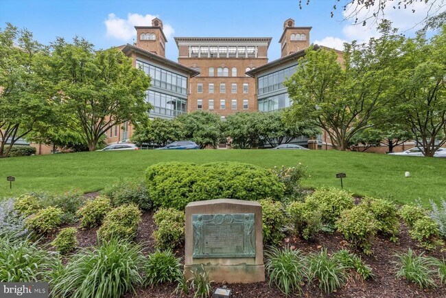 Foto del edificio - 2425 L St NW
