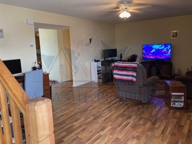 Building Photo - 1205 Boswell Dr