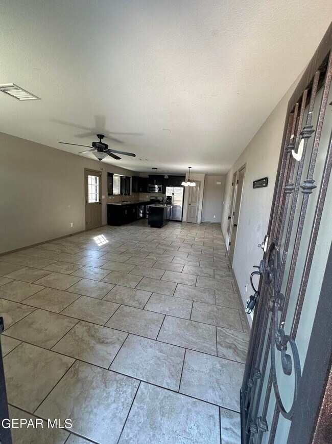 Foto del edificio - 4925 Vincent James St