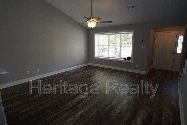 Foto del edificio - 746 Colony Village Way