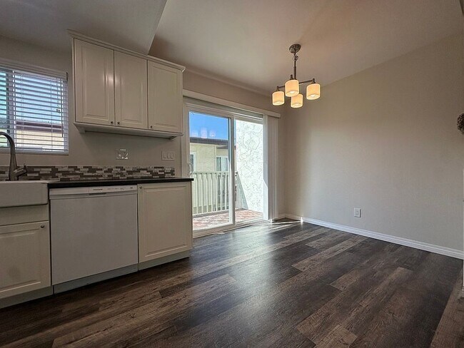 Foto del edificio - 2422 Graham Ave