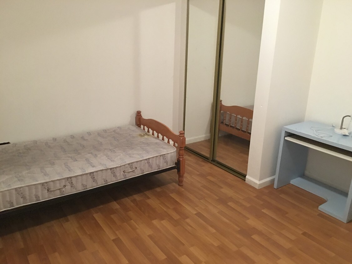 hardwood floor - 446 Arch St