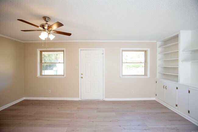 Foto del edificio - 29 Meadowbrook Dr