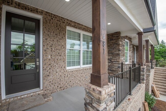 Building Photo - 481 Chapel Grove Ln