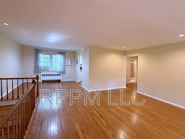 Foto del edificio - 24 Wedgewood Dr