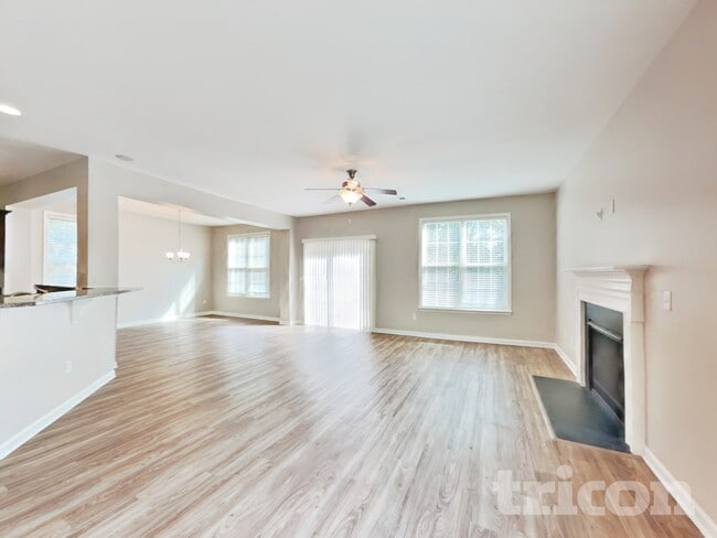 Building Photo - 127 Dunnsmore Dr