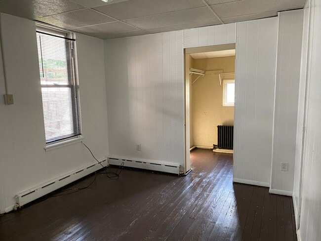 Building Photo - 331 Garfield St