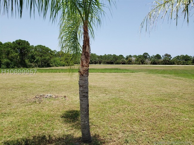 Foto del edificio - 1653 SE North Blackwell Dr