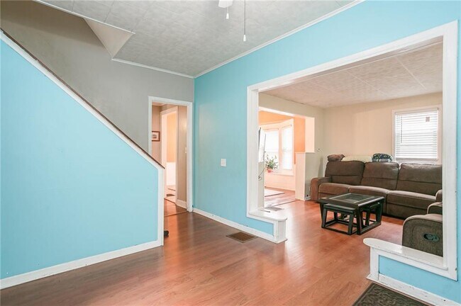 Entry Way - 232 Lincoln Ave