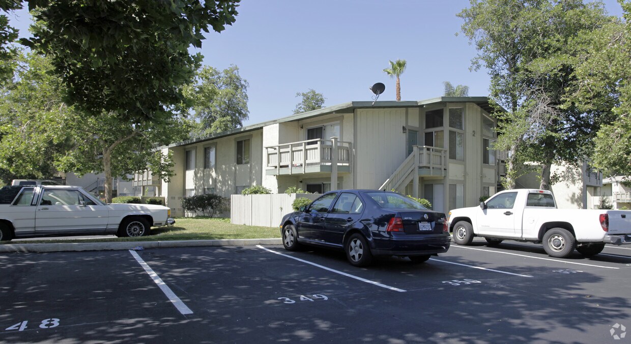 Country Woods Apartments Colton, CA