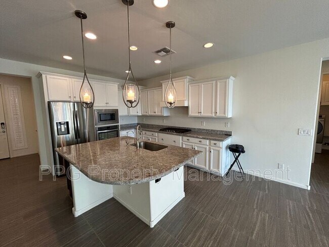 Building Photo - 8609 N 89th Dr