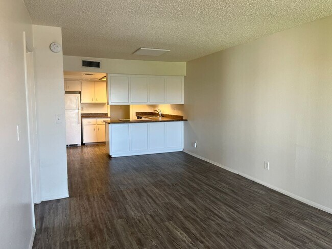Foto del edificio - Upstairs 2 Bedroom 2 Bath In Mesa!