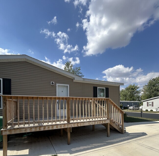 Building Photo - 118 Poplar Dr