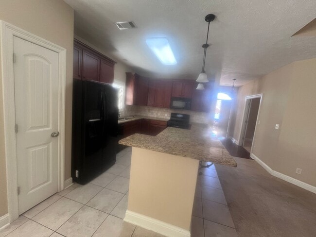 Building Photo - Great Location in Prattville