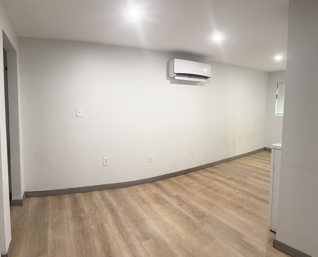 Foto del edificio - 135 E 17th St