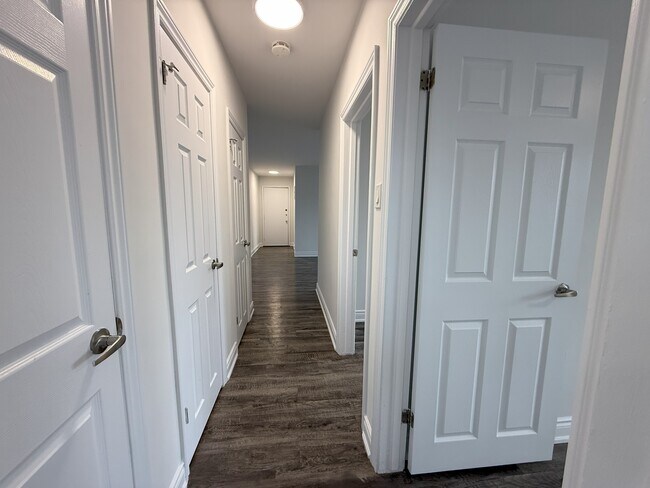 Building Photo - Hager Place