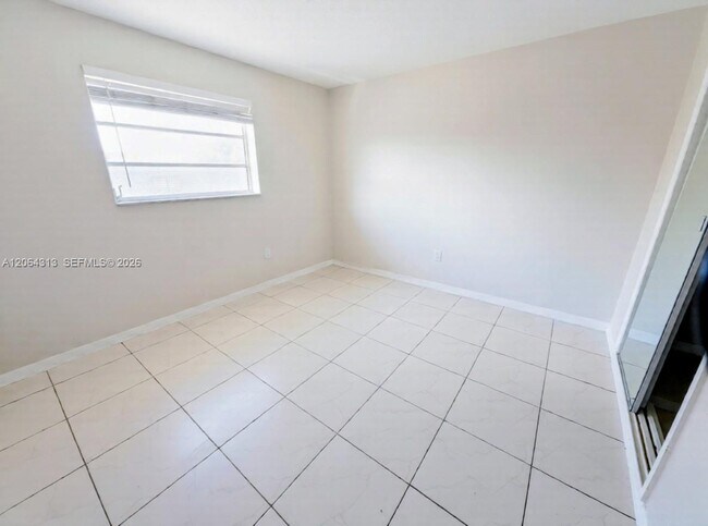 Foto del edificio - 1525 NW 19th Terrace