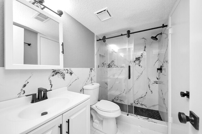 Building Photo - 6281 Ludington Dr