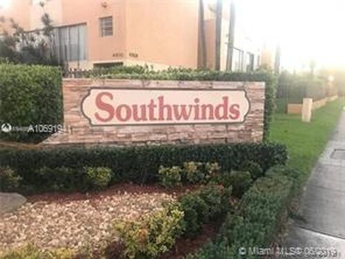 Foto principal - 9300 W Flagler St