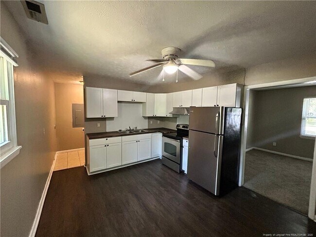 Building Photo - 6539 Amanda Cir
